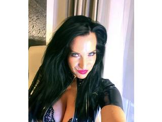 Click to chat with model HotChantal