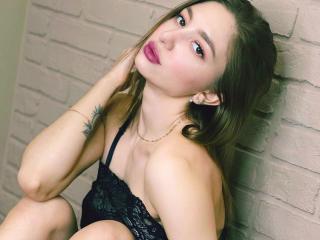 Click to chat with model GroovyCaty